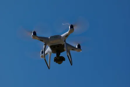 Drone DJI avec sa télécommande